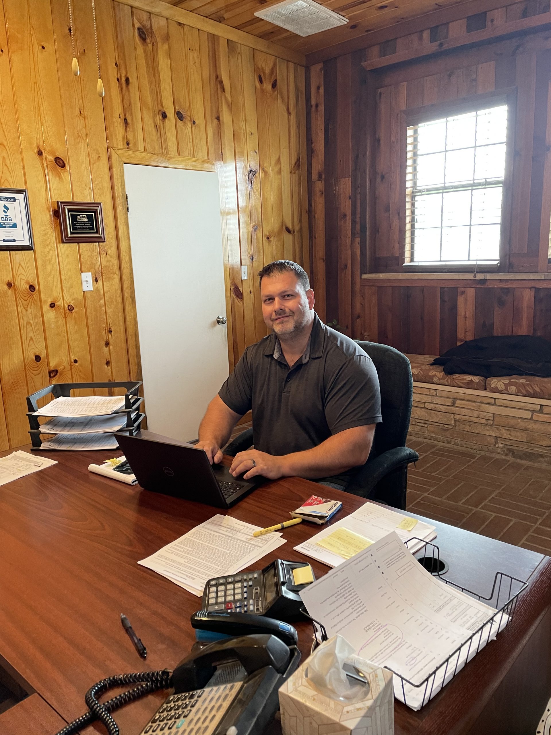 MT Trucking & Storage manager